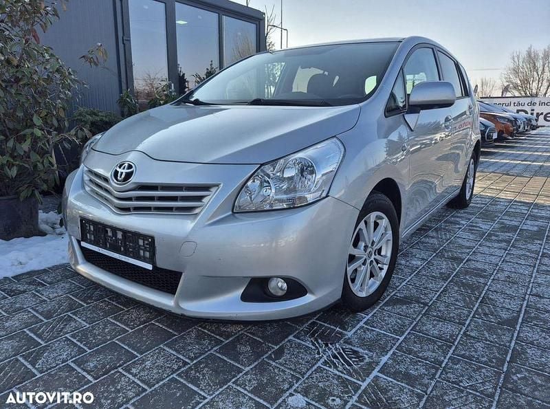Culoaregri Utilizat 2012 Toyota Verso Monovolum | 5.999 EUR - Imagine 1/4