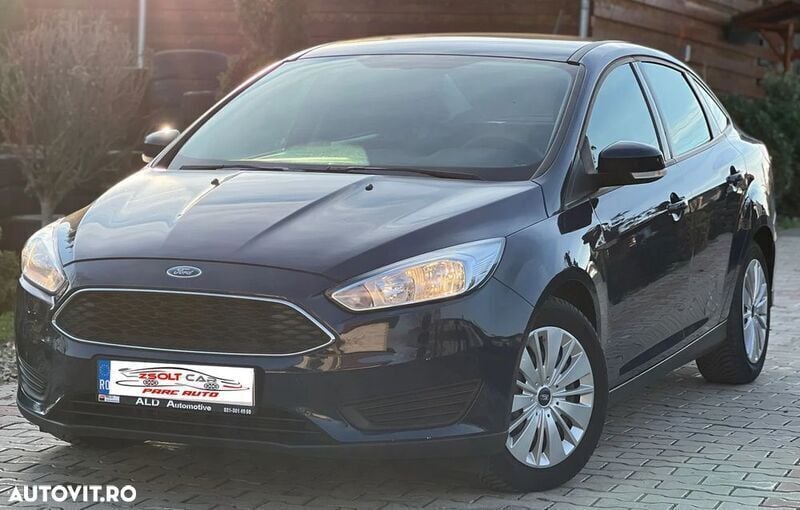 Albastru Utilizat 2017 Ford Focus Trend Berlinǎ | 6.699 EUR (Preț bun) - Imagine 1/4