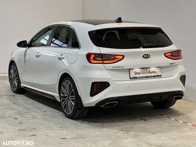 Second-hand Kia Ceed 204 CP (150 kW) 2020 Culoarealb Hatchback