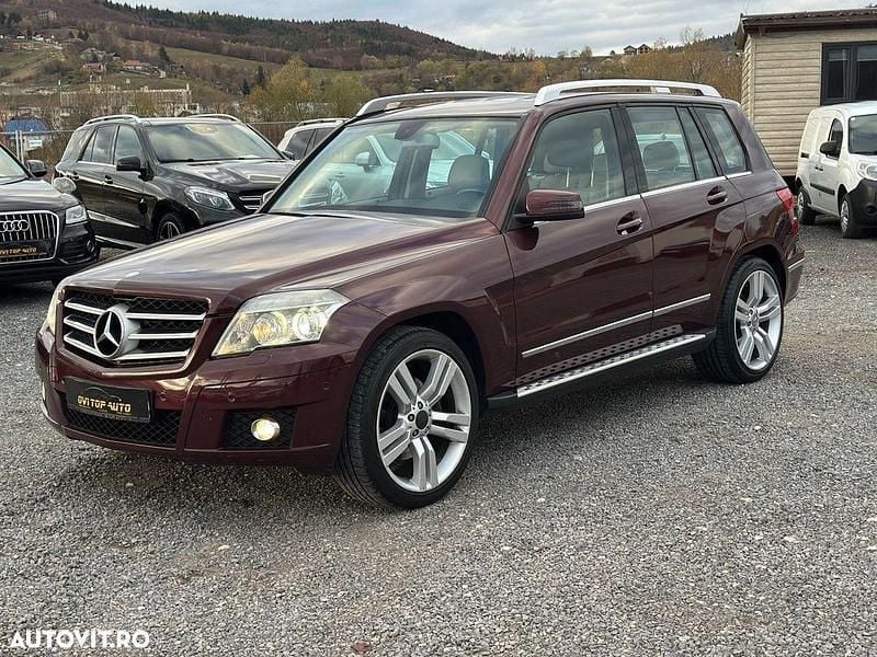 Culoarerosu Utilizat 2008 Mercedes GLK320 SUV | 6.850 EUR (Super Preț) - Imagine 1/4
