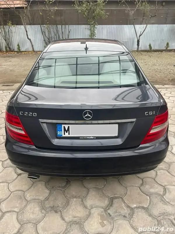 Second-hand Mercedes 220 125 CP (91 kW) 2011 Gri Coupe