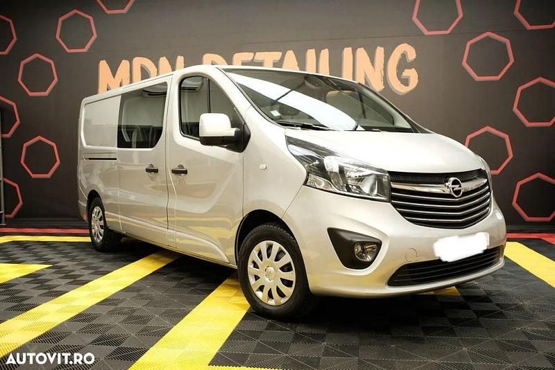 Culoaregri Utilizat 2018 Opel Vivaro Van | 15.000 EUR (Scump) - Imagine 1/4