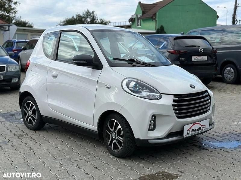 Second-hand Elaris Pio 36 kW (49 CP) 2022 Culoarealb Hatchback