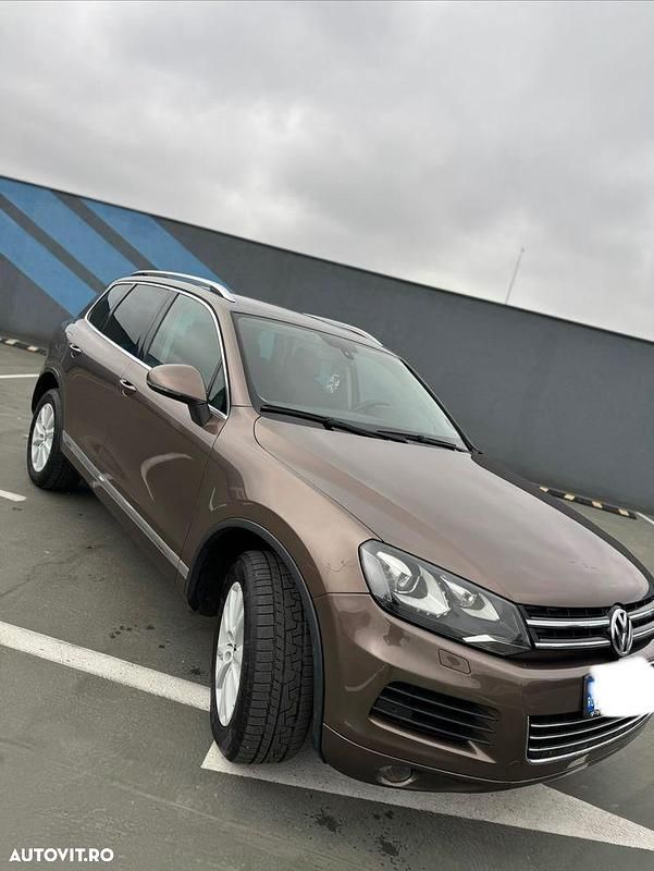 Second-hand VW Touareg Mountain 204 CP (150 kW) 2014 Culoaremaro SUV