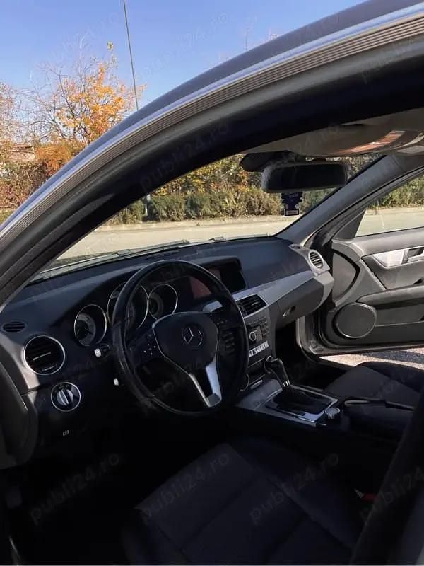 Second-hand Mercedes C200 184 CP (135 kW) 2013 Berlinǎ