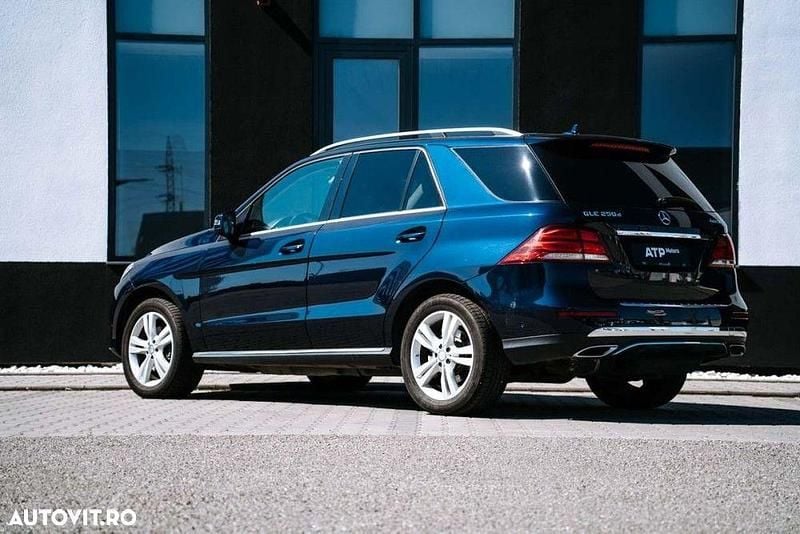 Second-hand Mercedes GLE250 204 CP (150 kW) 2015 Culoarealbastru SUV