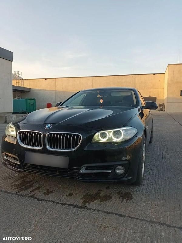 Second-hand BMW 530 258 CP (189 kW) 2014 Culoarenegru Berlinǎ