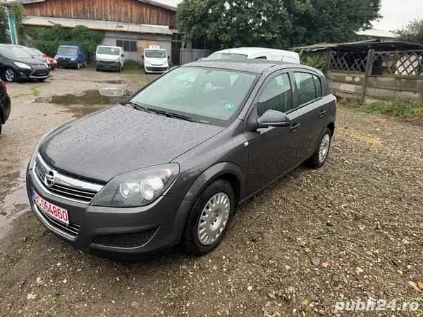 Utilizat 2010 Opel Astra Hatchback | 2.950 EUR (Preț bun) - Imagine 1/4