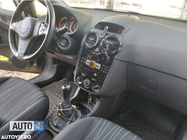 Second-hand Opel Corsa 75 CP (55 kW) 2010 Gri Berlinǎ