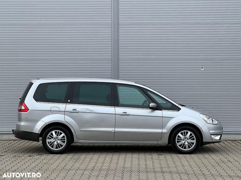 Second-hand Ford Galaxy 130 CP (95 kW) 2007 Culoareargint Monovolum