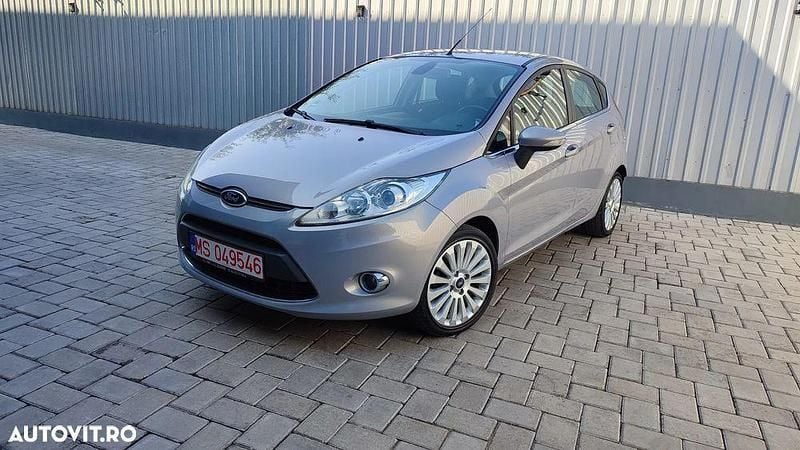Gri Utilizat 2012 Ford Fiesta Titanium Hatchback | 4.390 EUR - Imagine 1/4