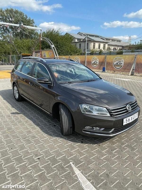 Culoaremaro Utilizat 2012 VW Passat Edition Break | 5.350 EUR (Preț bun) - Imagine 1/4