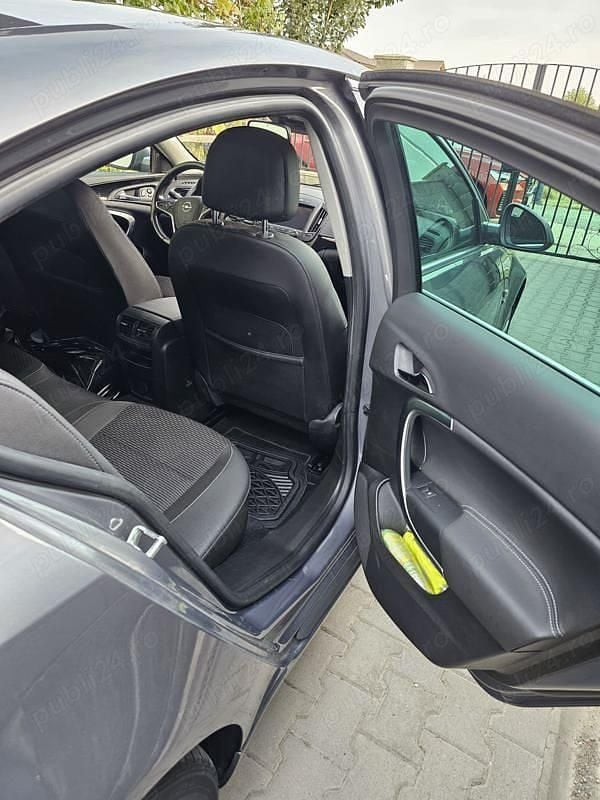 Gri Utilizat 2017 Opel Insignia Berlinǎ | 13.500 EUR (Scump) - Imagine 1/4