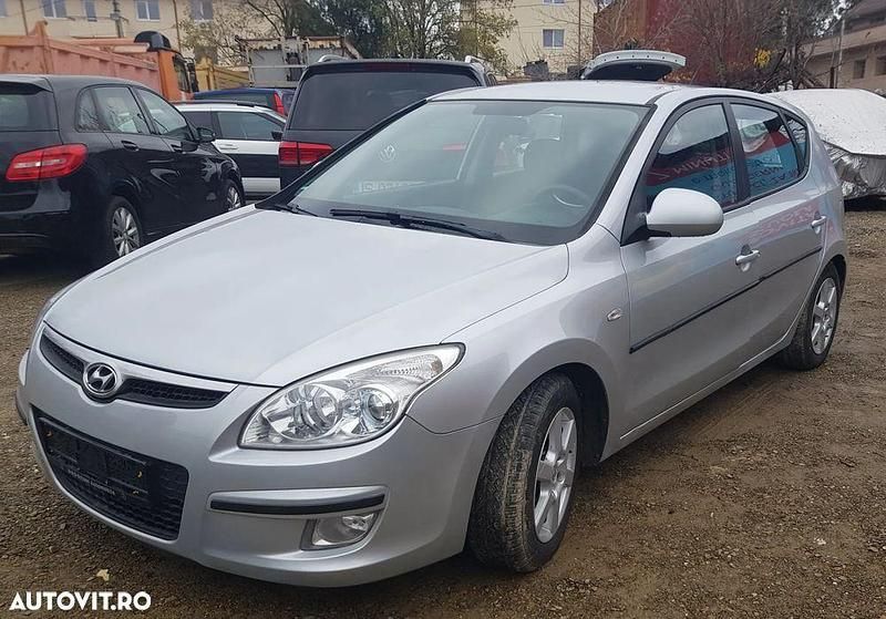 Second-hand Hyundai i30 Comfort 116 CP (85 kW) 2008 Culoaregri Hatchback