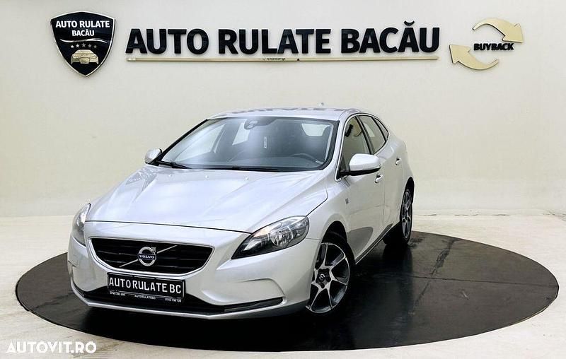 Culoareargint Utilizat 2015 Volvo V40 Break | 9.490 EUR (Preț OK) - Imagine 1/4