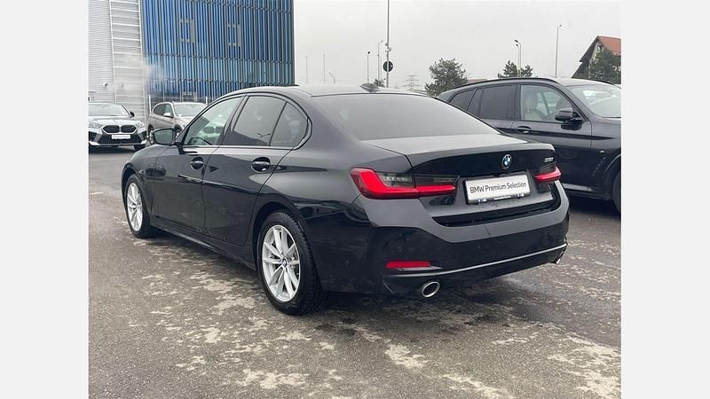 Second-hand BMW 318 Shadowline 156 CP (114 kW) 2024 Negru sapphire metalizat Berlinǎ