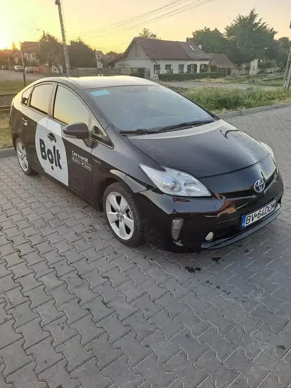 Utilizat 2015 Toyota Prius Hatchback | 8.600 EUR - Imagine 1/4