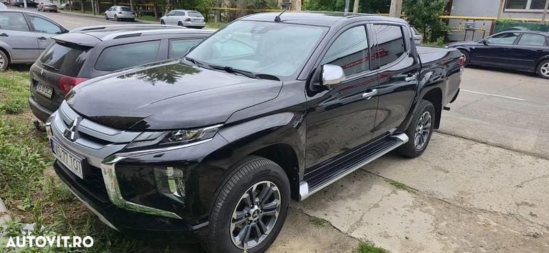 Second-hand Mitsubishi L200 Instyle 150 CP (110 kW) 2020 Culoarenegru Pickup