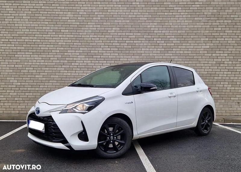 Culoarealb Utilizat 2017 Toyota Yaris Hybrid Hatchback | 9.600 EUR (Preț OK) - Imagine 1/4