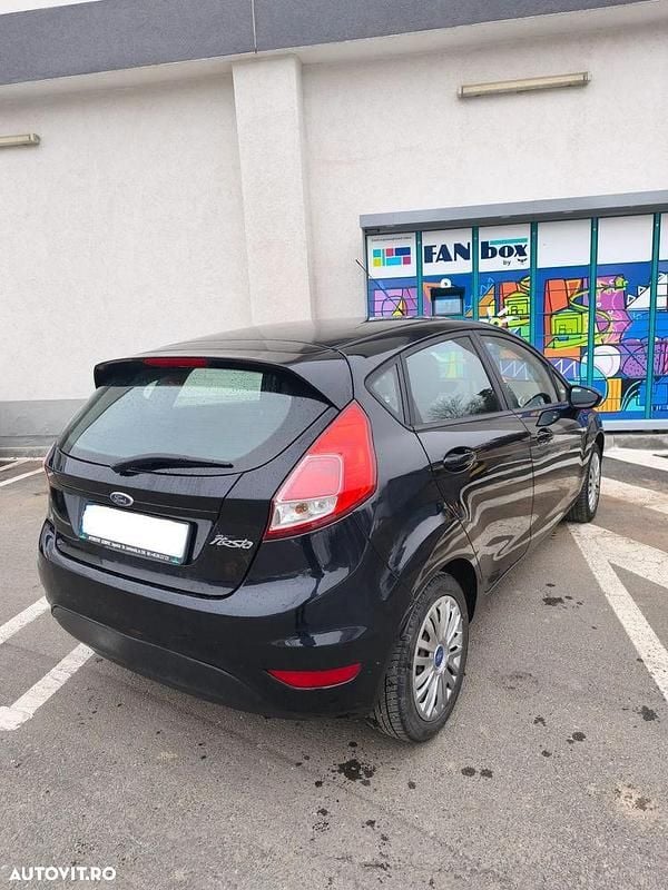 Second-hand Ford Fiesta Trend 75 CP (55 kW) 2016 Culoarenegru Hatchback