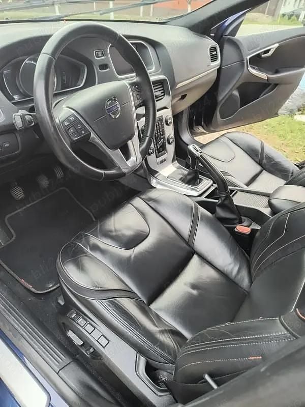 Second-hand Volvo V40 115 CP (84 kW) 2016