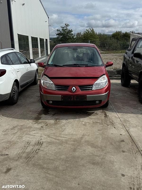 Culoarerosu Utilizat 2005 Renault Scénic II Avantage Monovolum | 400 EUR - Imagine 1/4