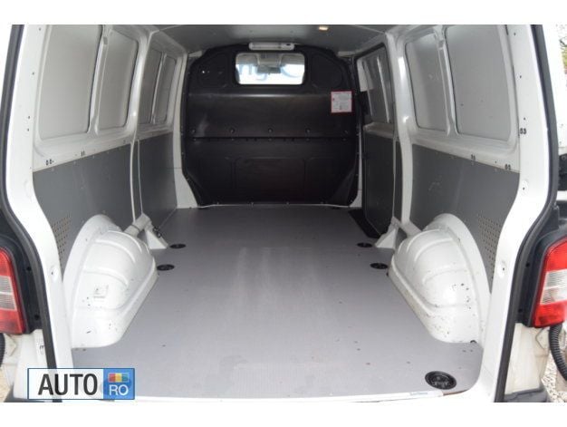 Second-hand VW T5 102 CP (75 kW) 2012 Alb Van