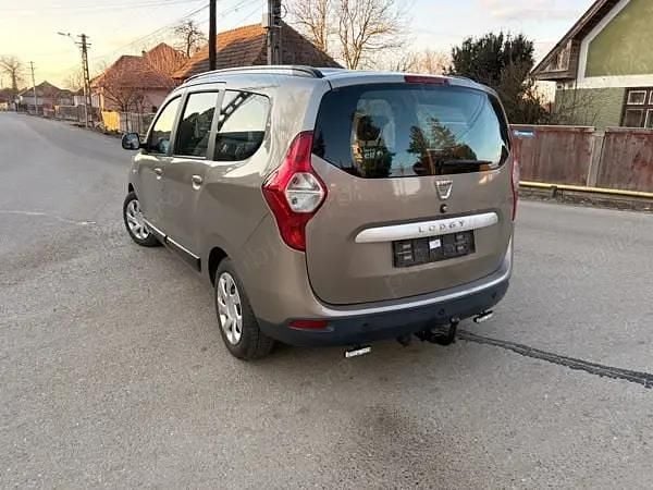 Second-hand Dacia Lodgy 110 CP (80 kW) 2015 Auriu Monovolum