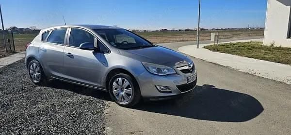 Second-hand Opel Astra 110 CP (80 kW) 2011 Hatchback