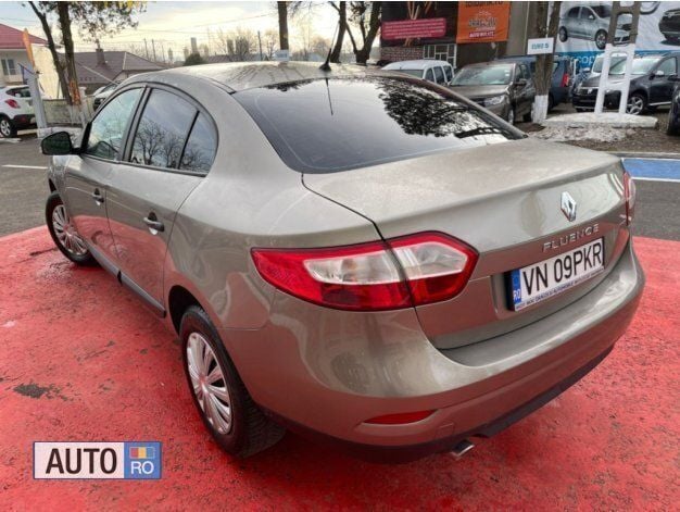 Second-hand Renault Fluence 66 kW (90 CP) 2012 Auriu Berlinǎ