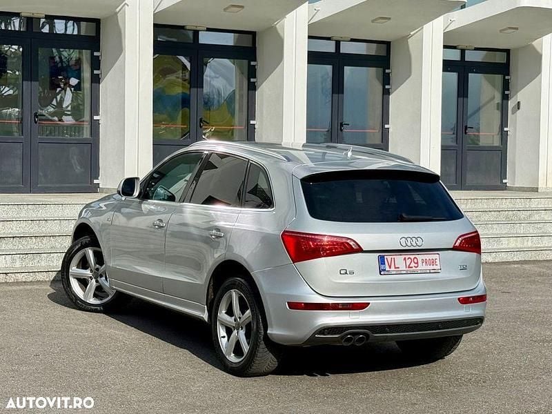 Second-hand Audi Q5 S-Line 170 CP (125 kW) 2013 Culoareargint SUV