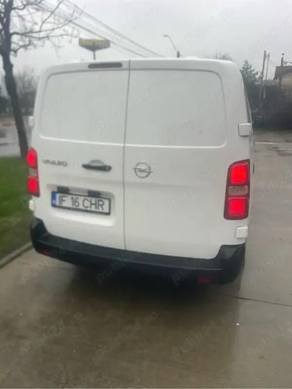 Second-hand Opel Vivaro 115 CP (84 kW) 2021 Monovolum