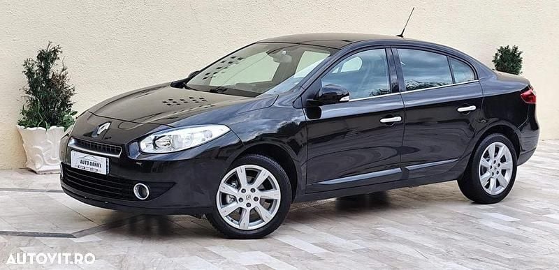 Culoarenegru Utilizat 2011 Renault Fluence Berlinǎ | 4.790 EUR (Preț OK) - Imagine 1/4