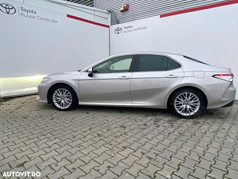 Second-hand Toyota Camry 218 CP (160 kW) 2020 Culoaregri Berlinǎ