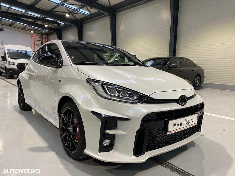 Alb Second-hand 2024 Toyota Yaris Hatchback | 45.375 EUR - Imagine 1/4