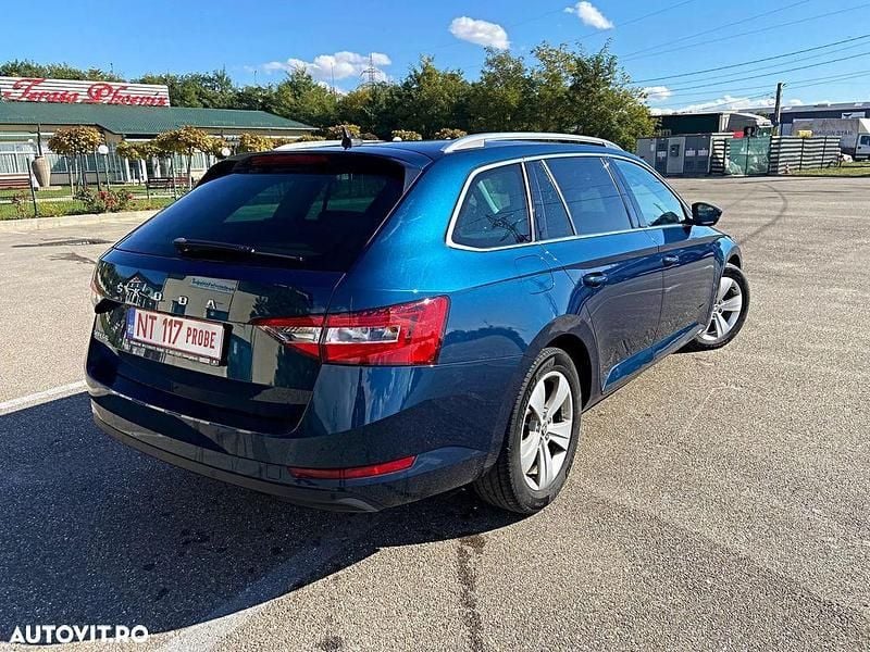 Second-hand Skoda Superb Premium Edition 150 CP (110 kW) 2022 Culoarealbastru Break