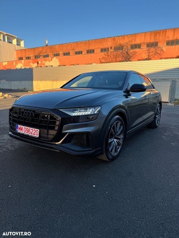 Gri Utilizat 2022 Audi Q8 S-Line SUV | 49.990 EUR (Super Preț) - Imagine 1/4