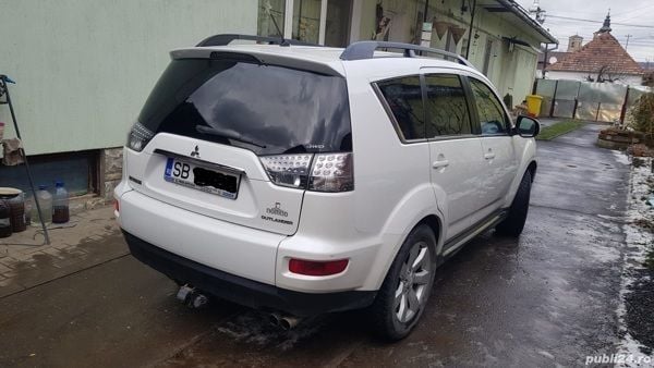 Second-hand Mitsubishi Outlander 150 CP (110 kW) 2012 Alb SUV