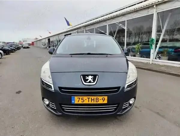 Utilizat 2012 Peugeot 5008 Monovolum | 5.500 EUR (Preț OK) - Imagine 1/4