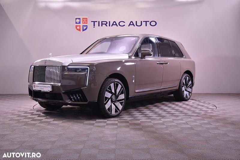Culoaremaro Utilizat 2025 Rolls Royce Cullinan SUV | 580.800 EUR - Imagine 1/4