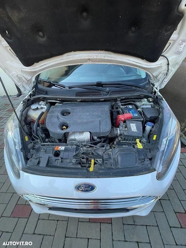 Second-hand Ford Fiesta Trend 75 CP (55 kW) 2015 Culoarealb