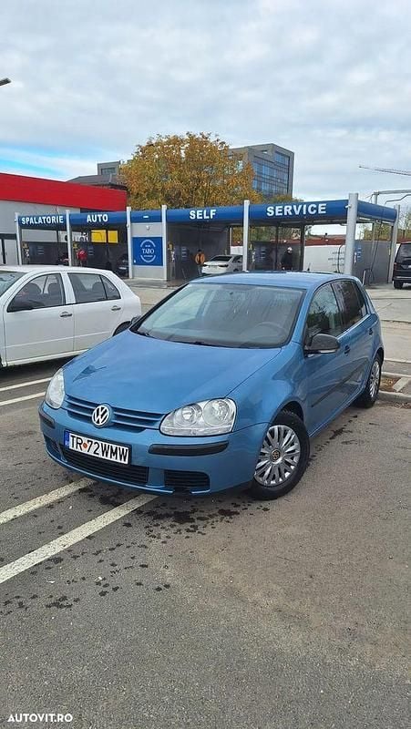 Culoarealbastru Utilizat 2006 VW Golf V Comfortline Hatchback | 2.450 EUR (Preț bun) - Imagine 1/4