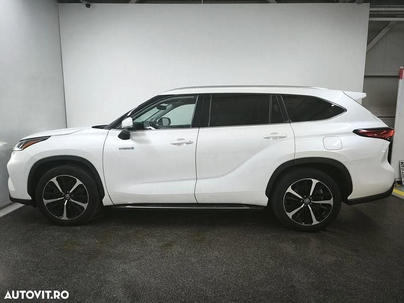 Second-hand Toyota Highlander Luxury 247 CP (181 kW) 2021 Culoarealb SUV