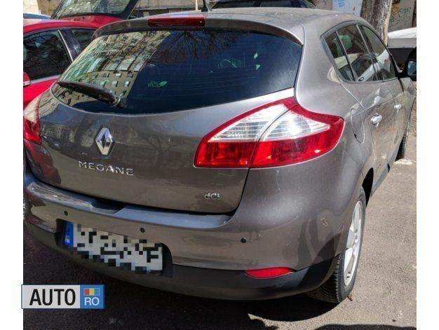 Argintiu Utilizat 2010 Renault Mégane III Hatchback | 5.000 EUR (Preț OK) - Imagine 1/3