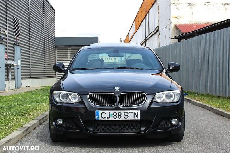 Negru Utilizat 2011 BMW 330 Coupe | 11.300 EUR - Imagine 1/4