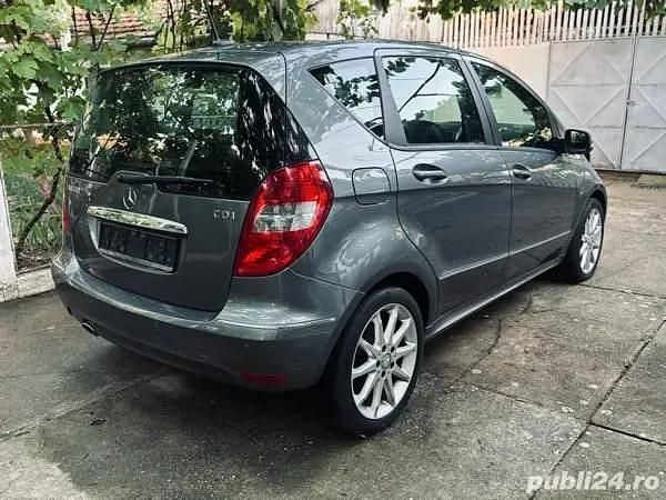 Second-hand Mercedes A180 Elegance 109 CP (80 kW) 2009 Hatchback