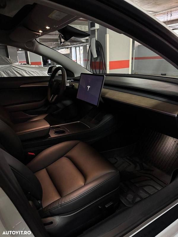 Second-hand Tesla Model 3 324 kW (441 CP) 2021 Culoarealb Berlinǎ