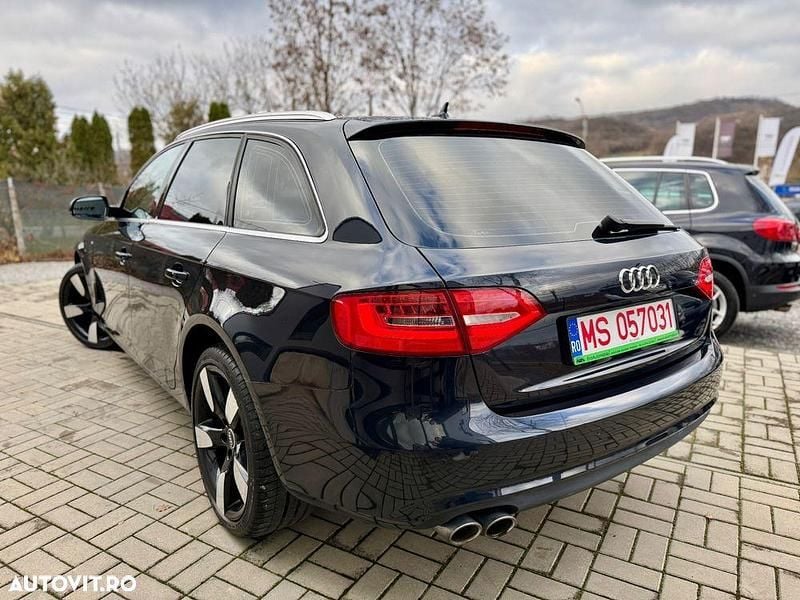 Second-hand Audi A4 S-Line 150 CP (110 kW) 2015 Culoarealbastru Break