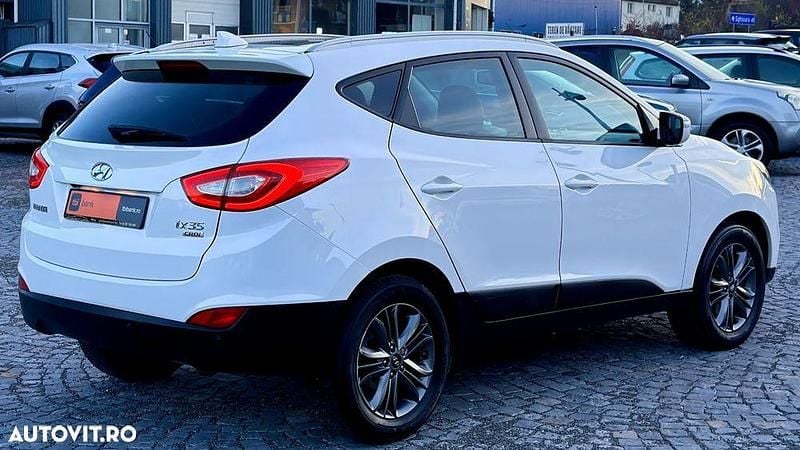 Second-hand Hyundai ix35 115 CP (84 kW) 2015 Culoarealb SUV