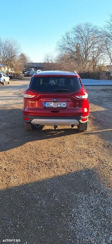 Second-hand Ford Kuga Titanium 150 CP (110 kW) 2015 Culoarerosu SUV